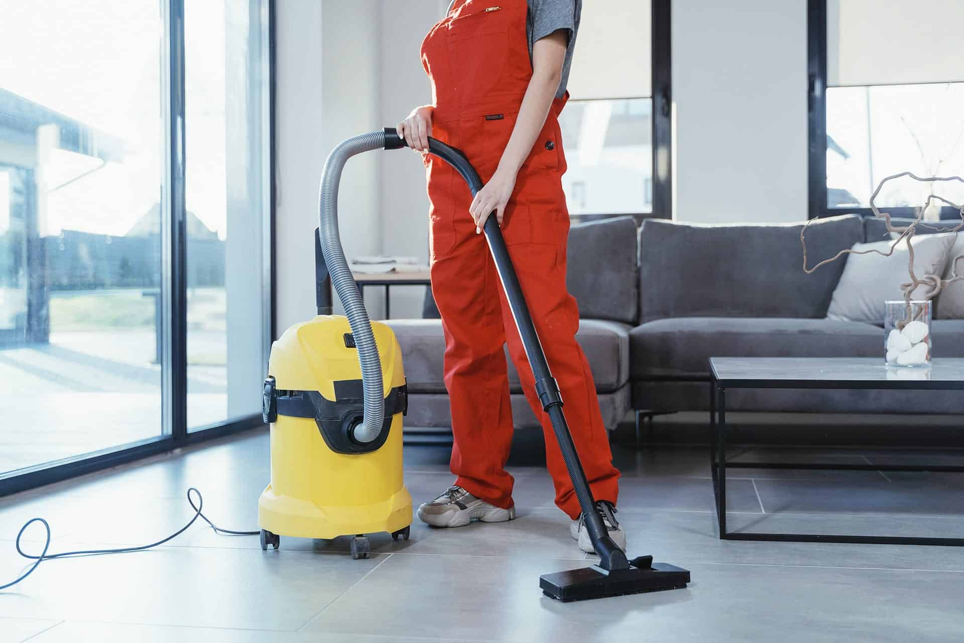 cleaner using vacuum